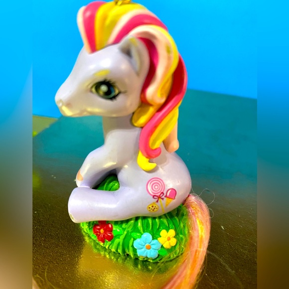 MY LITTLE PONY G3 VTG 2006 CHRISTMAS HAPPY HOLIDAY ORNAMENT TRIPLE TREAT PONY 3” - Picture 3 of 10